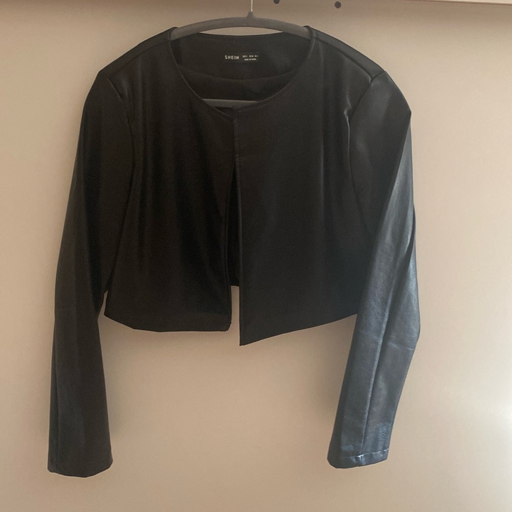 Crop leather jacket